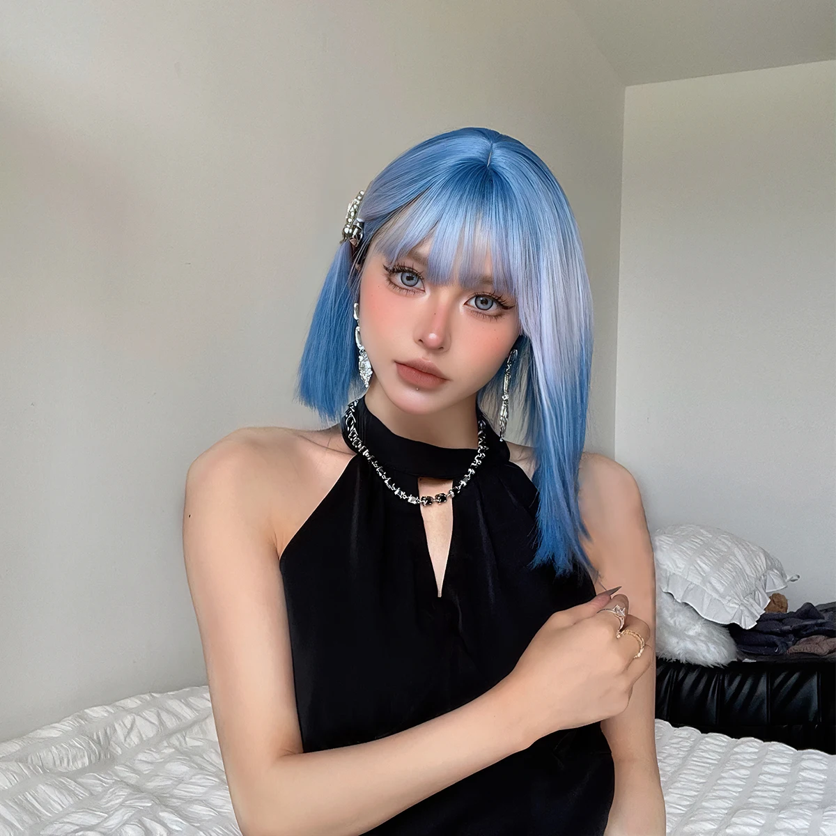 Short Straight Bob Synthetic Wigs Sky Blue White Ombre Wig with Bangs Lolita Cosplay Wigs for Women Halloween Party Wigs Daily