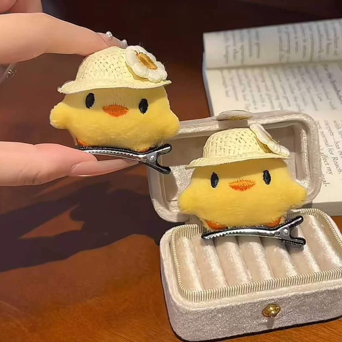 Super cute straw hat yellow chicken hairpin Cute and versatile side clips Gifted plush hair accessories