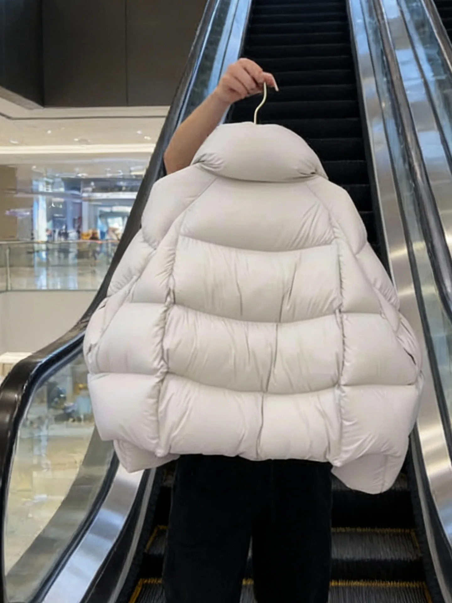 スリオート ホワイトダウンジャケット レディース 冬 2025 新作 韓国風 スリ 小さいサイズ パン型 アウター ハイウエスト ポリエステル繊維