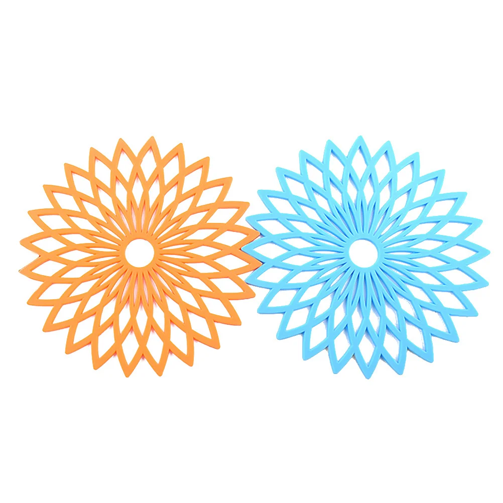 

2Pcs Silicone Insulation Pads Round Flower Design Non-Slip Heatproof Kitchen Dining Table Mats Home Essentials