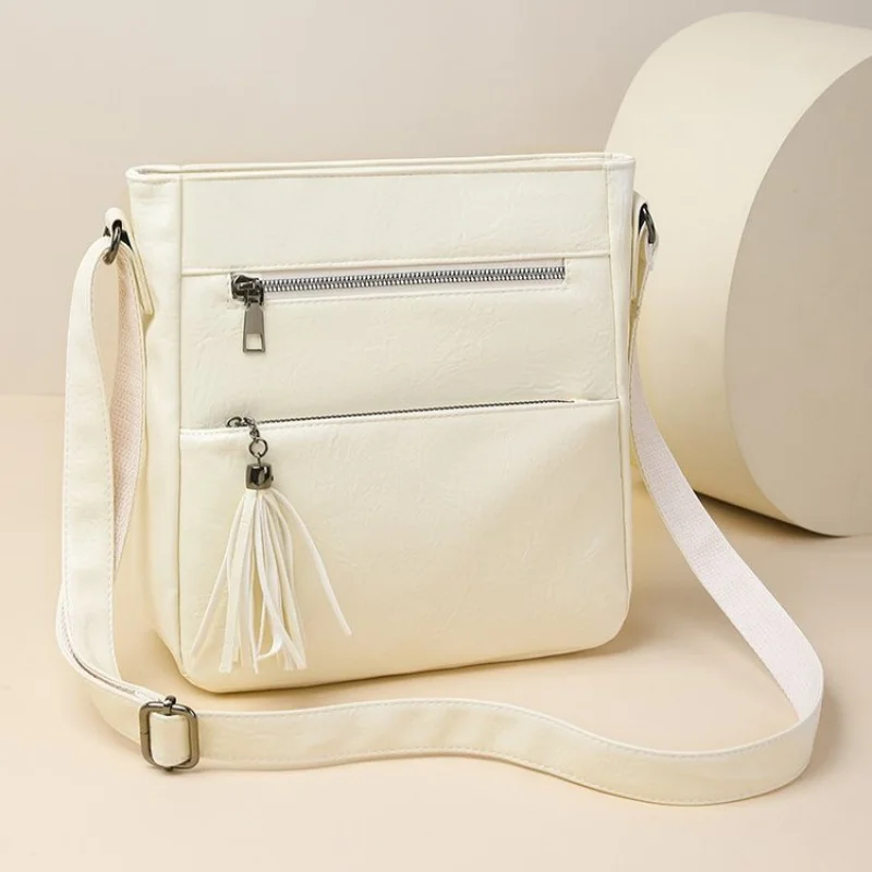 

High-End Women Shoulder Bag With Casual Vintage Look And Breathable Lining Suitable For Daily Commute​