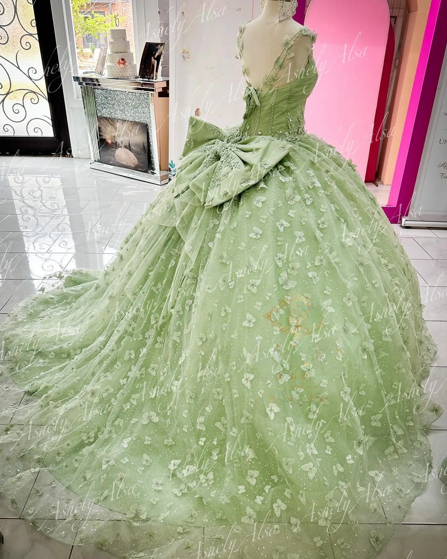 AQ127 Customized Princess Girl Birthday Party Dresses V Neck Butterfly Ball Gown Vestido De xv Anos 15 16 Quinceanera Prom Dress