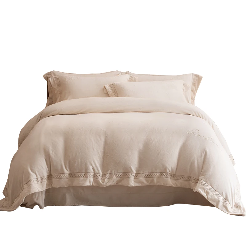 Light Luxury Hollow Milk Velvet Four-piece Set of Thickened Coral Velvet Cover Sheets Flannel Bedding Set