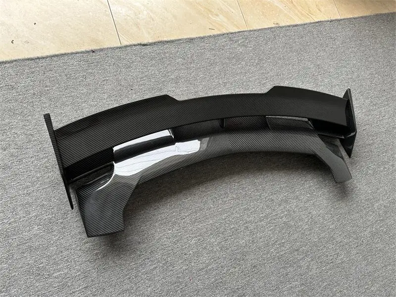 

Dry Carbon Bumper Lip Rear Spoiler Wing for Lamborghini URUS S M Style Rear Wing