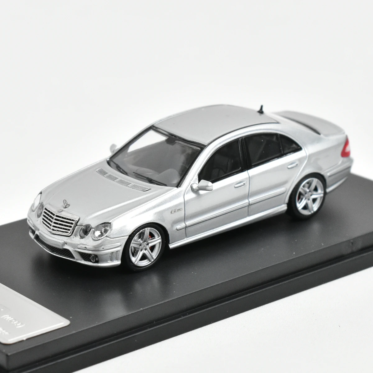 MK MODEL 1:64 E63 W211 Diecast Model Car