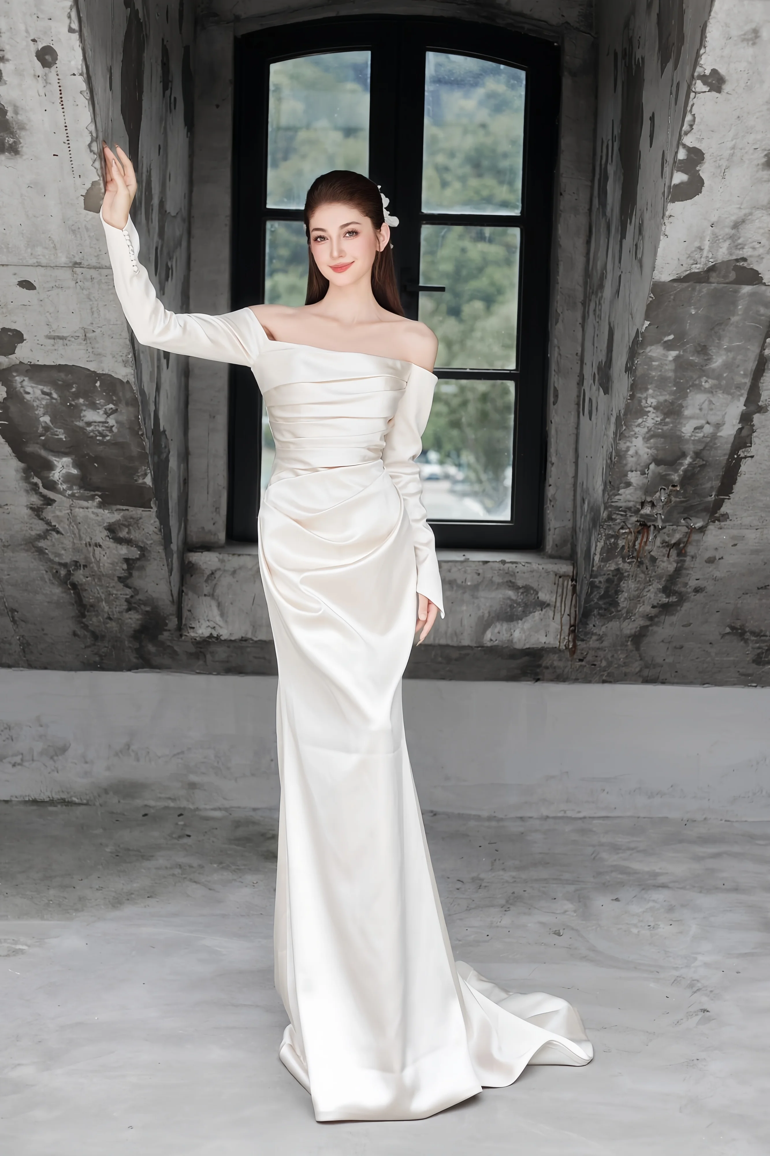 Elegant Ivory ชุดราตรีซาตินจีบตรง Maxi กระโปรงไหล่ตรงแขนยาว Backless Celebrity Prom ชุด