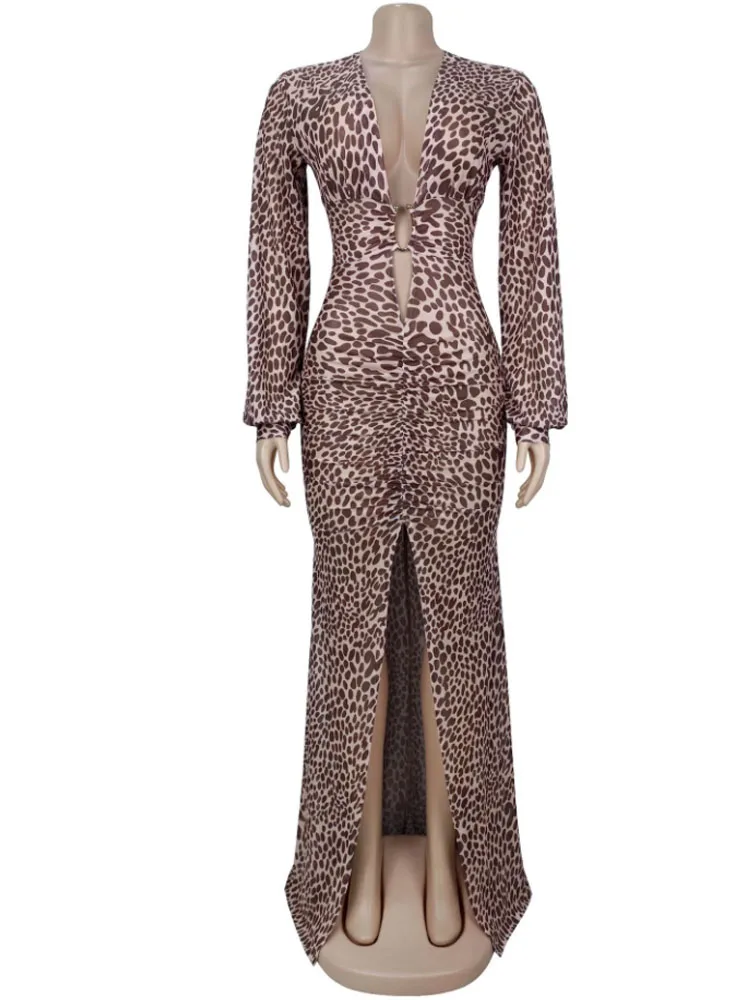 Modisches Damen-Kleid mit transparentem Netzstoff und tiefem V-Ausschnitt und Leopardenmuster