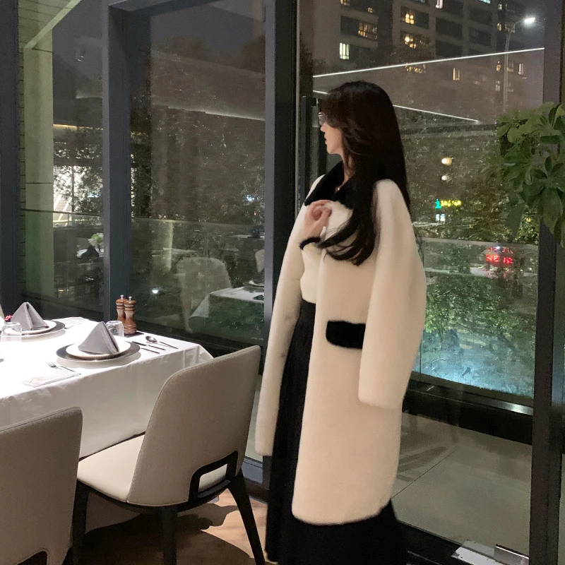 

Women's Long Lamb Fur Coat Collar Color Blo Design Winter Outerwear Thiened Woolen Material Button Closure Mid-Length