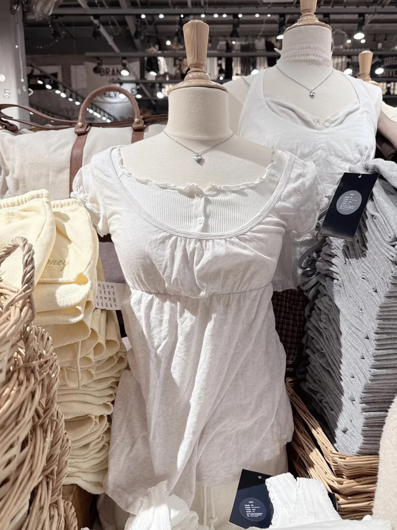 Folds White Long T-shirts Woman Summer U Collar Raw Hem Short Sleeve Tee Tops Female Casual Solid All-match Cotton Tshirts New