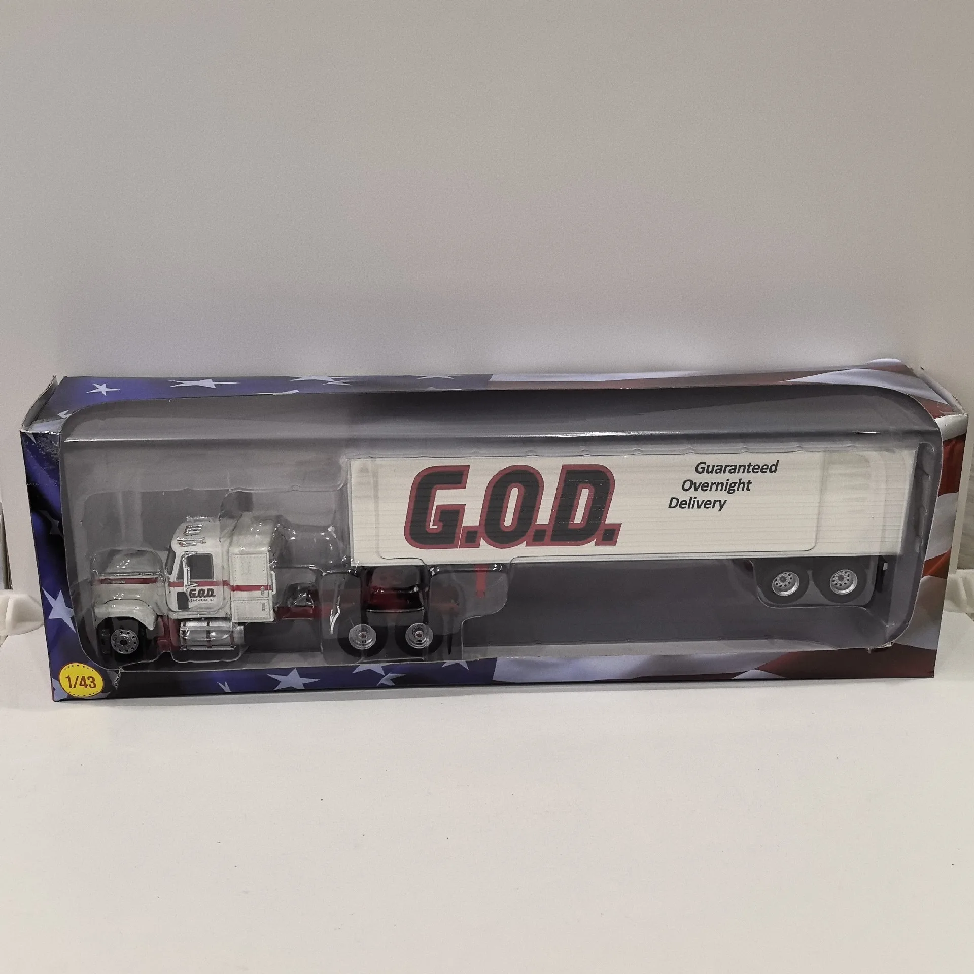 

Diecast IXO 1/43 Scale Chevrolet Model The Front of The Car Is Made of Alloy and The Interior Is Made of Plastic Car Model