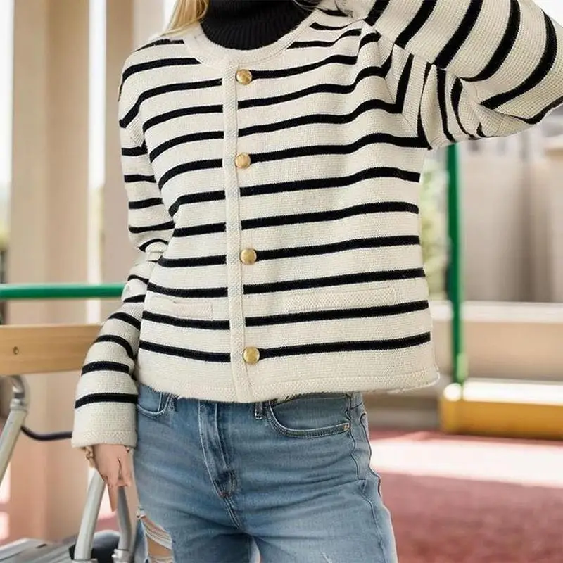 Striped Cardigan Sweater With Gold Button Women\'s Long Sleeve Cardigan Soft And Cozy Long Sleeve Striped Cardigan For Daily Wear