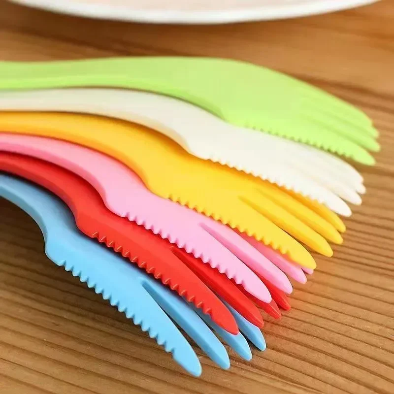 6ชิ้น/เซ็ต3 in 1อุปกรณ์พลาสติก Spork Combo เครื่องใช้บนโต๊ะอาหารอุปกรณ์ใช้ในการเดินทางช้อนส้อมที่ตัดเดินป่าตั้งแคมป์ปิกนิก