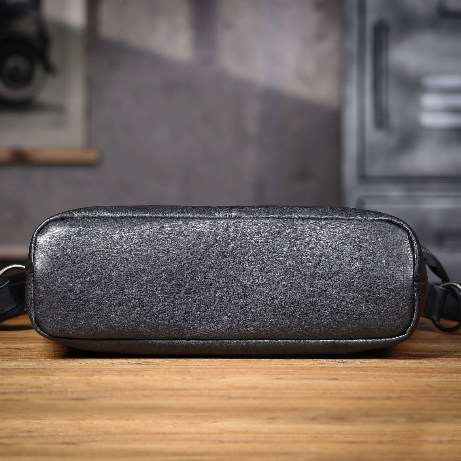 Echte Leder-Umhängetasche für Herren, Crossbody-Laptoptasche, einfache Rindsleder-Tasche aus pflanzlich gegerbtem Leder, modisch und lässig – Detail 12