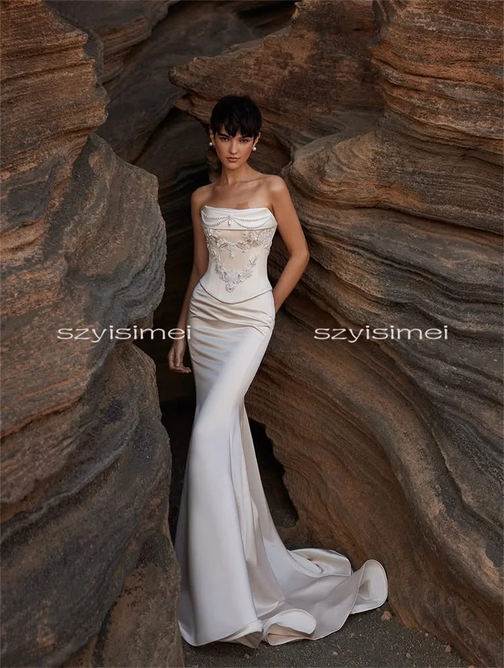 ชุดแต่งงานนางเงือกสไตล์โมเดิร์นสั่งตัดพิเศษ ชุดเจ้าสาวหรูหราพร้อมชายกระโปรงยาว