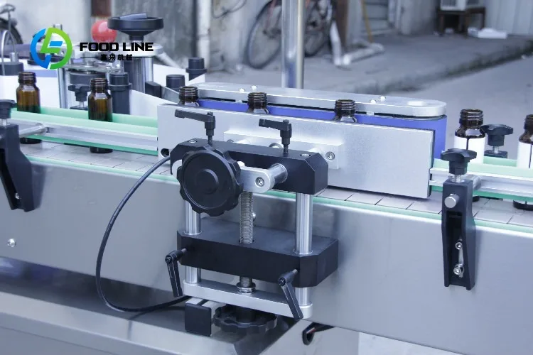 Rotary Round Bottle Labeler Smooth Rotating Roller Design Ensuring Even Label Pasting Without Wrinkle Or Bubble On Surface view 3