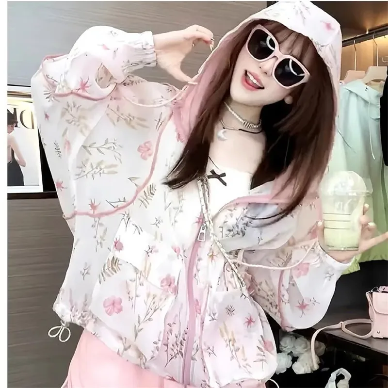 2025 Summer New Hooded Sunscreen Jacket Women's Thin Breathable Coat Retro Printing Simple Sun Protection Clothing Female Tops