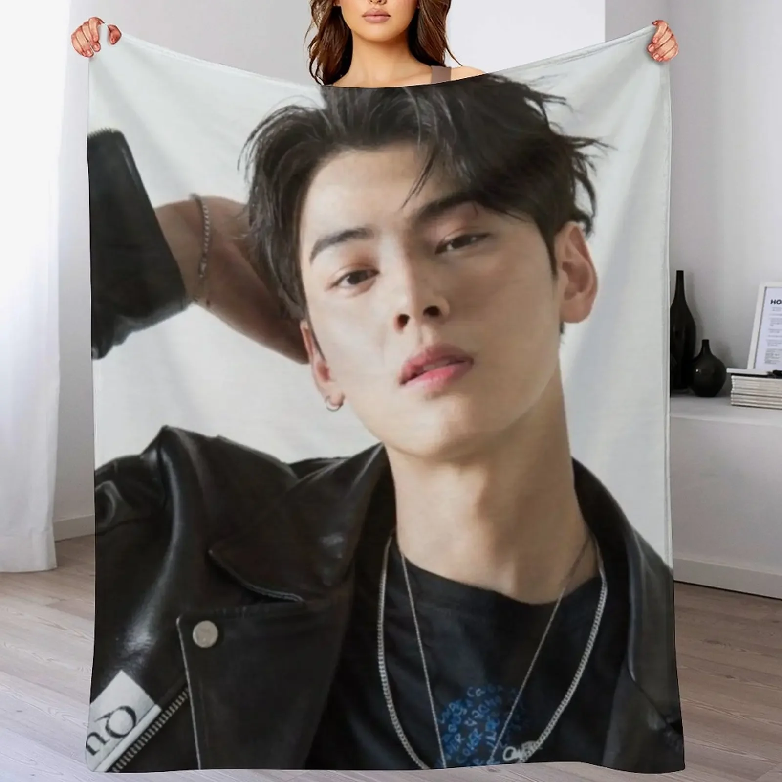 

Astro Cha Eun-woo Throw Blanket Plush Blankets For Baby Flannels Warm Blankets