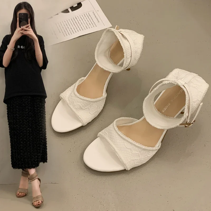 

Xiaoxiang Style, женские французские сандалии с одним ремешком, женские легкие туфли на тонком каблуке, с квадратным носком