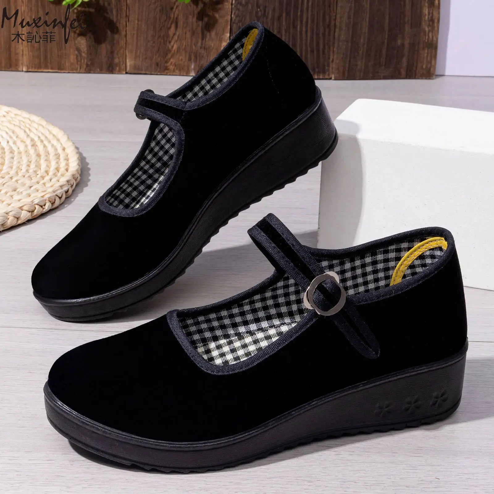 

Women's Spring New Shoes Lightweight Soft Soled Comfortable Non Tiring Feet Dancing High Heels Work Shoes Hotel Shoes
