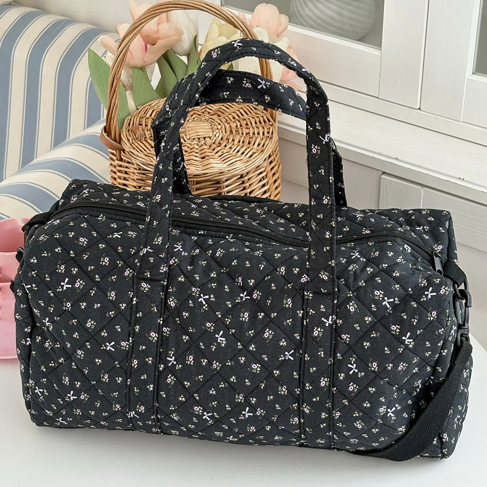 

Cotton Quilted Duffle Bag with Zipper Overnight Bag Floral Print Tote Bag for Women Weekend Travel