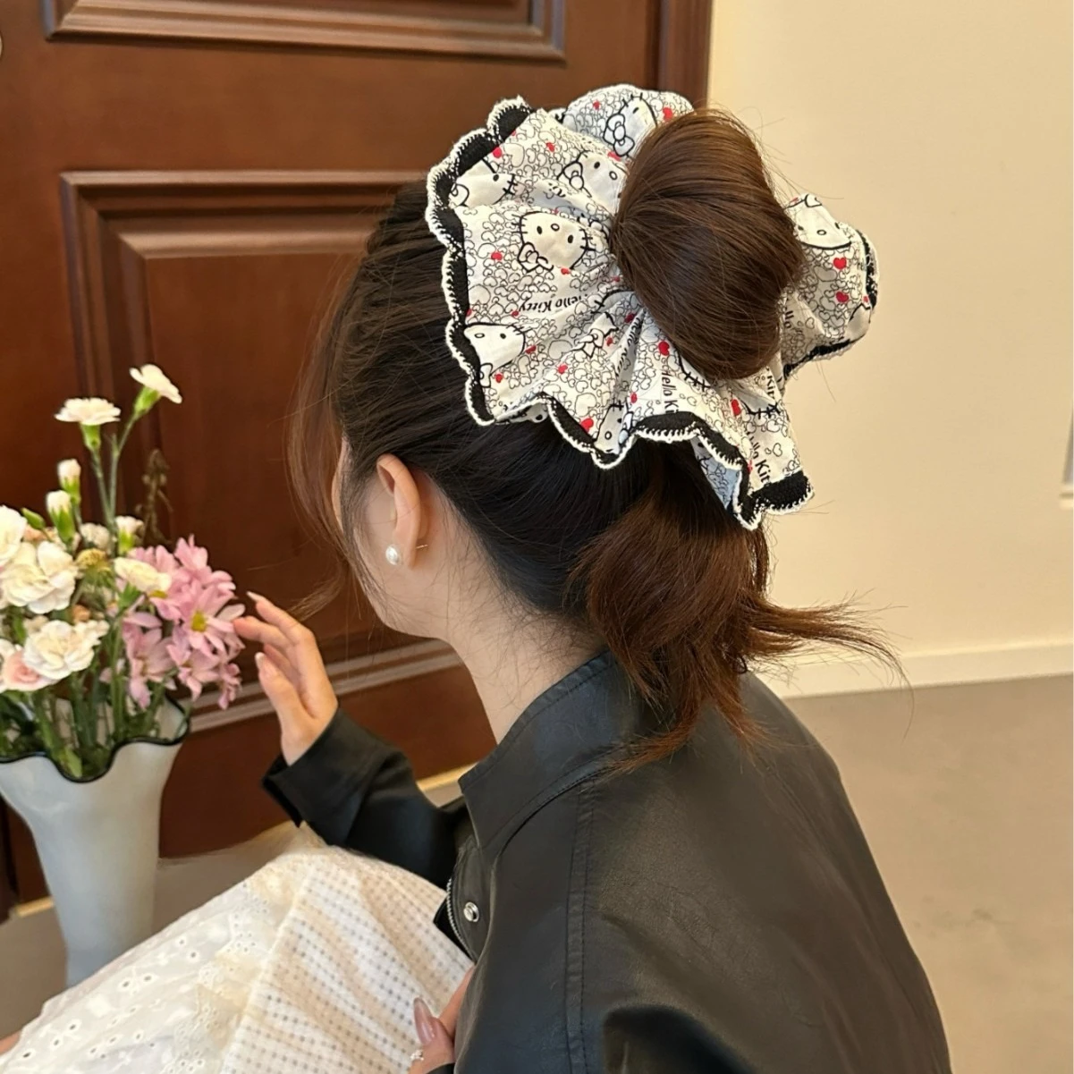 Miniso ブラック kt 猫白コミック風プリント腸サークル万能ヘアアクセサリーヘアサークル高級感