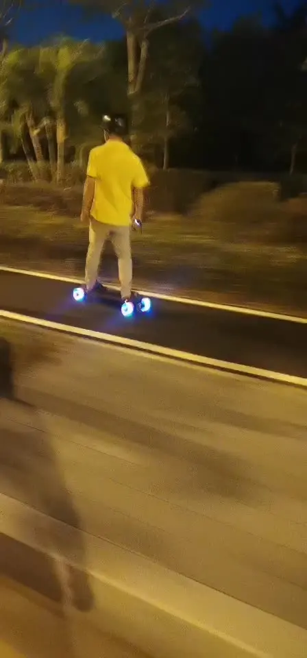 The Newest LED Glow Wheels,Light Up 97mm wheels for skateboards night ride