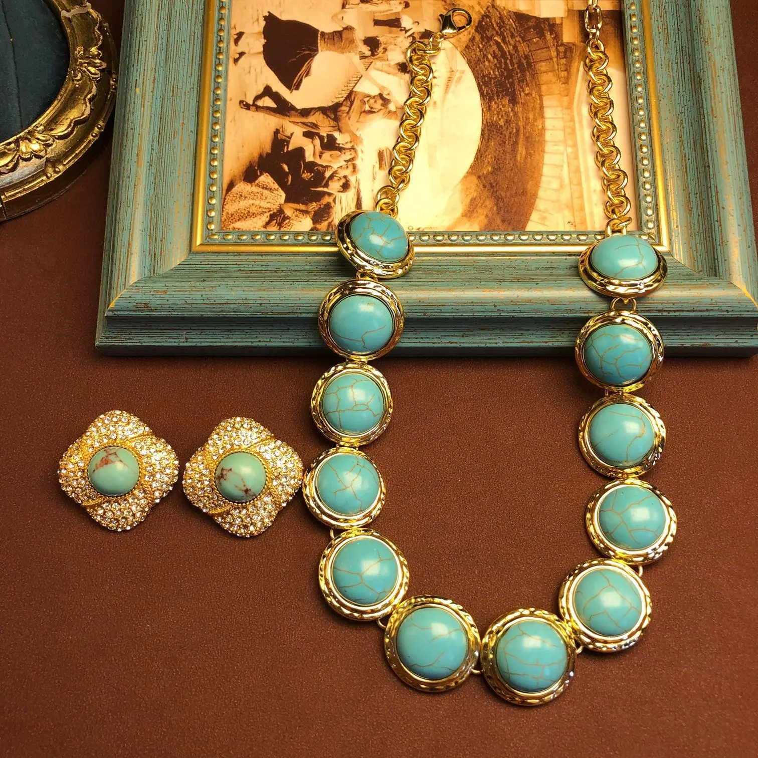 Vintage necklace middle-aged round turquoise diamond inlaid necklace earrings jewelry set