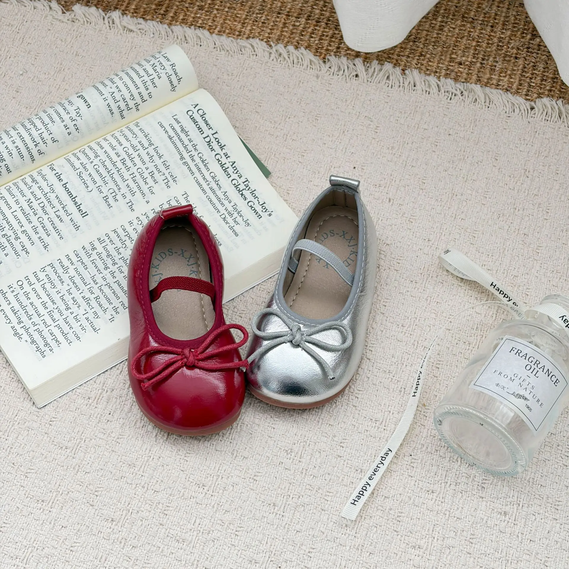 Retro Baby Soft Soled Girls' Bean Shoes Stylish Silver Girls' Princess Shoes Small and Medium-sized Single Leather Shoes