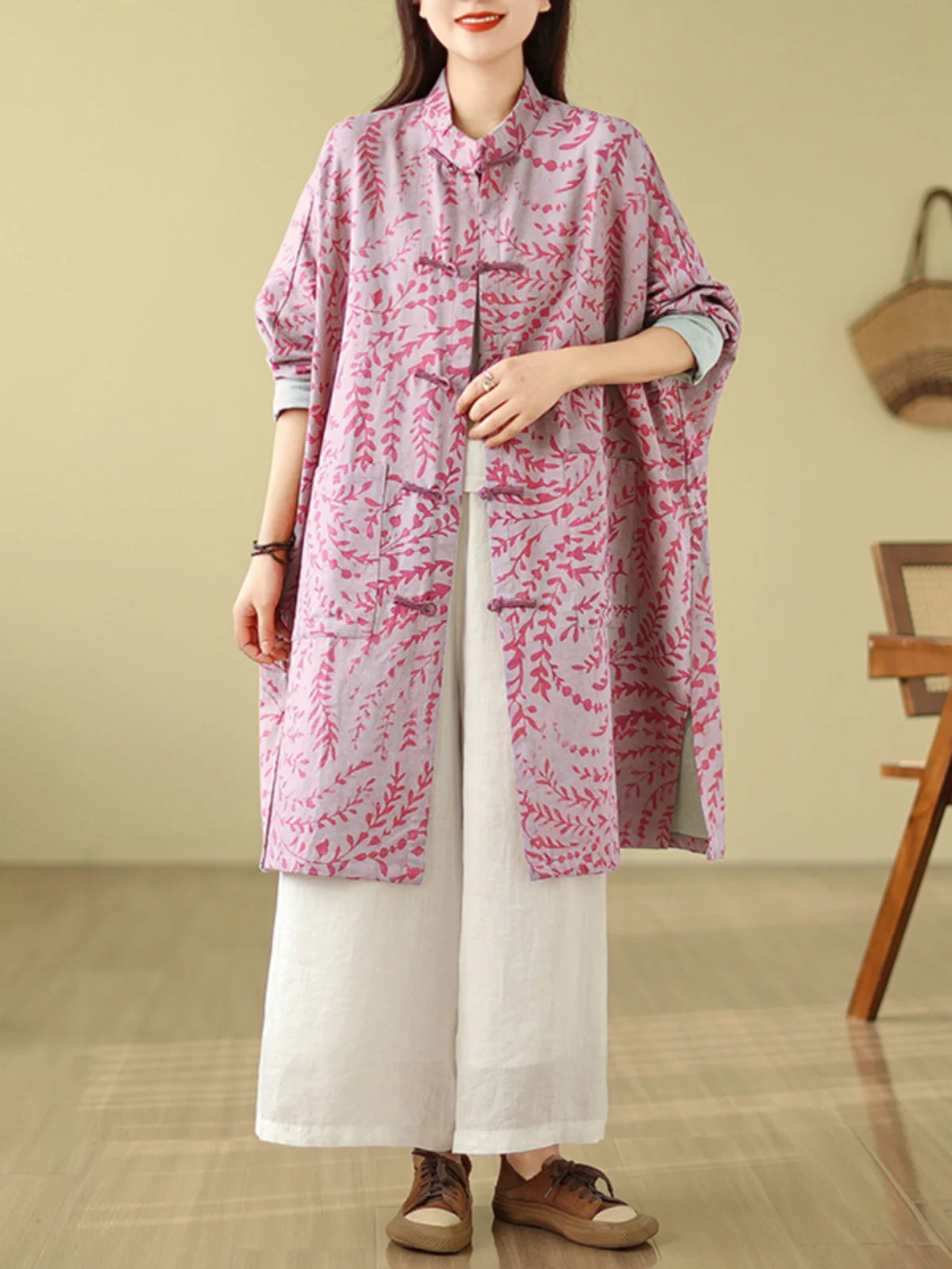 เสื้อโค้ทผู้หญิงสไตล์จีนแบบใหม่ ทรงหลวม แขนยาว ติดกระดุม ลายดอกไม้สไตล์วินเทจ สำหรับฤดูใบไม้ผลิ ไซส์ใหญ่