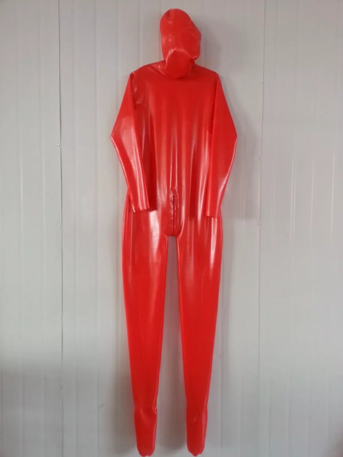 

Brand new 100% latex rubber cosplay party tight fitting clothes, red mask set