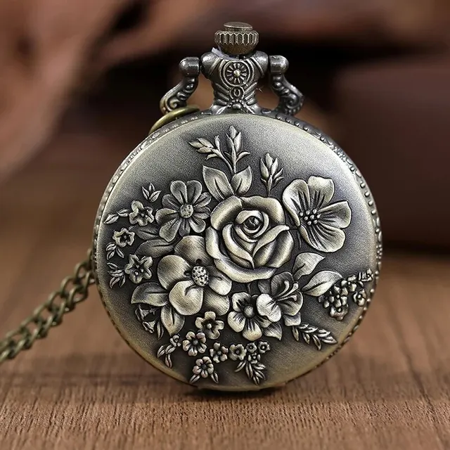 Cyfry rzymskie Kwarcowy zegarek kieszonkowy Mężczyźni Kobiety Hollow Case Carve Designs Naszyjnik Najlepsze prezenty dla kobiet mężczyzn