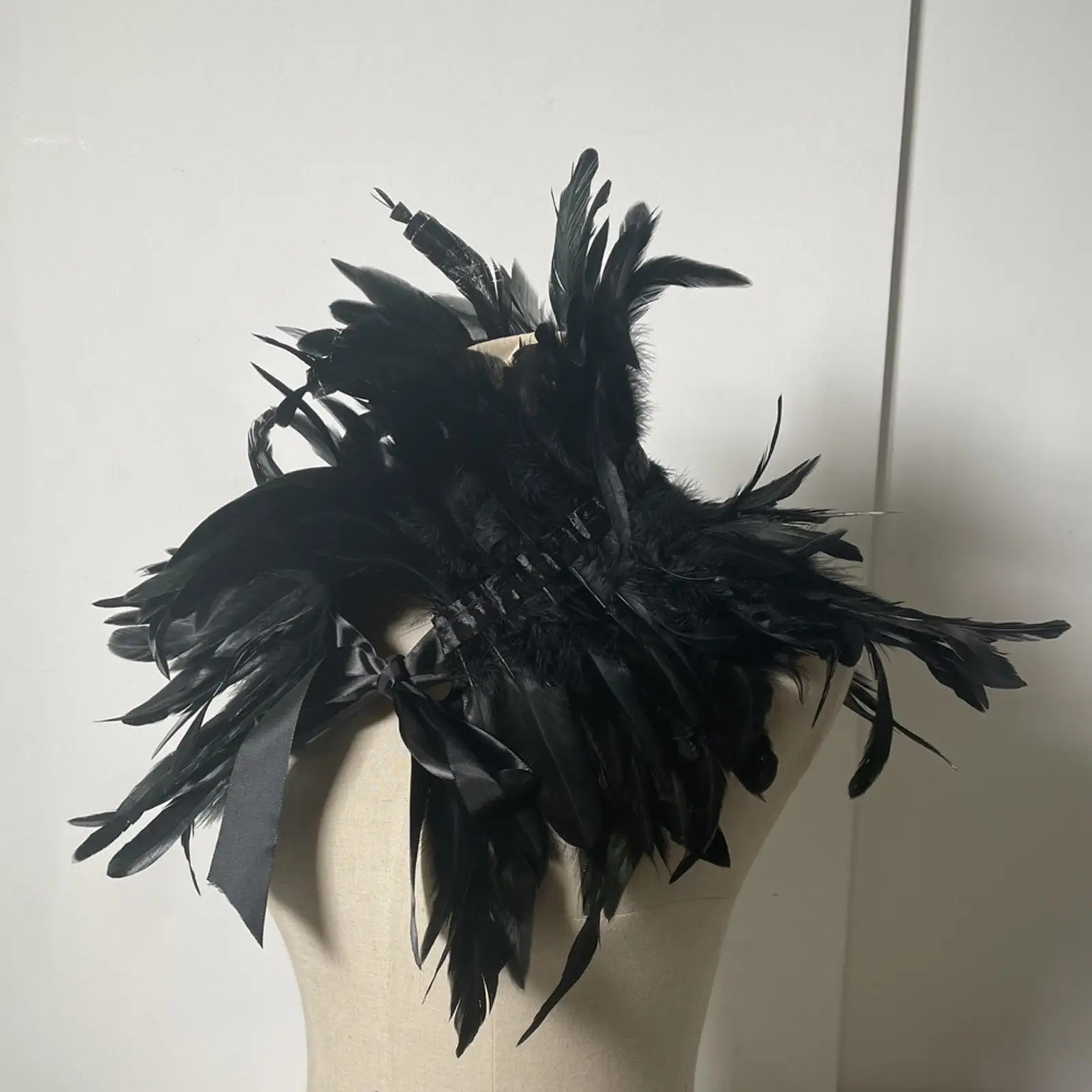 ريشة تتغاضى شال الشرير الساحرة زي الملحقات الدانتيل يصل ديكور القوطية الدعائم فستان حفلة الهالوين وشاح Capelet #2