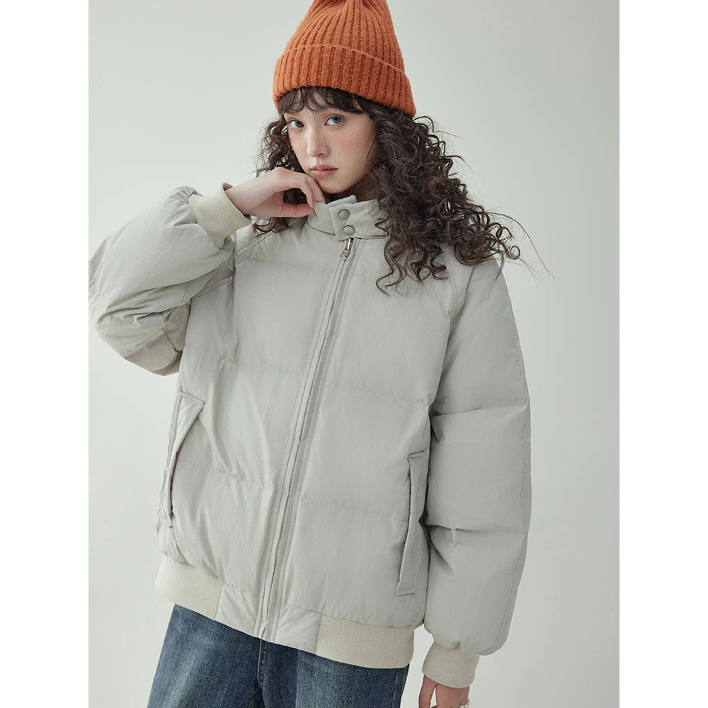 

Толстое теплое женское серое пуховое пальто, простая однотонная водолазка с длинным рукавом, белая утиная куртка-пуховик, женская зимняя термобелье