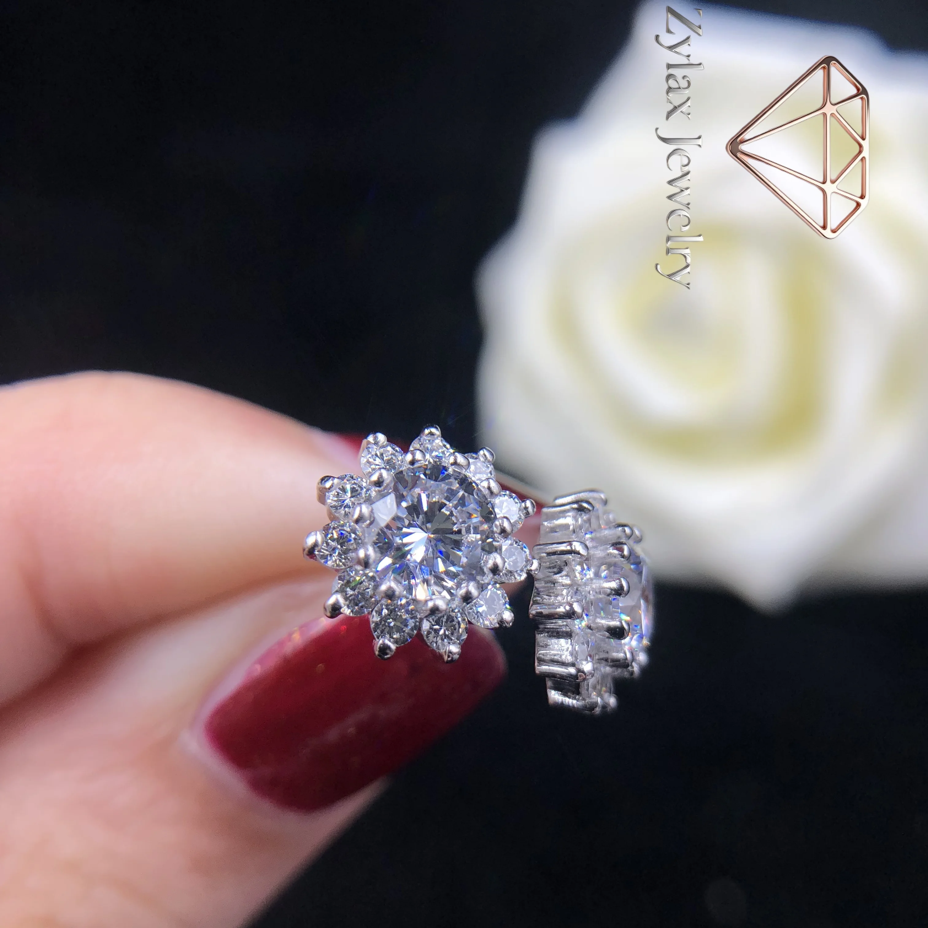 

Zylax Jewelry Sunflowers 1Ct/each 6.5mm Round Cut Moissanite Women Earrings Solid 18K White Gold Engagemnt Fine Jewelry G18K E03