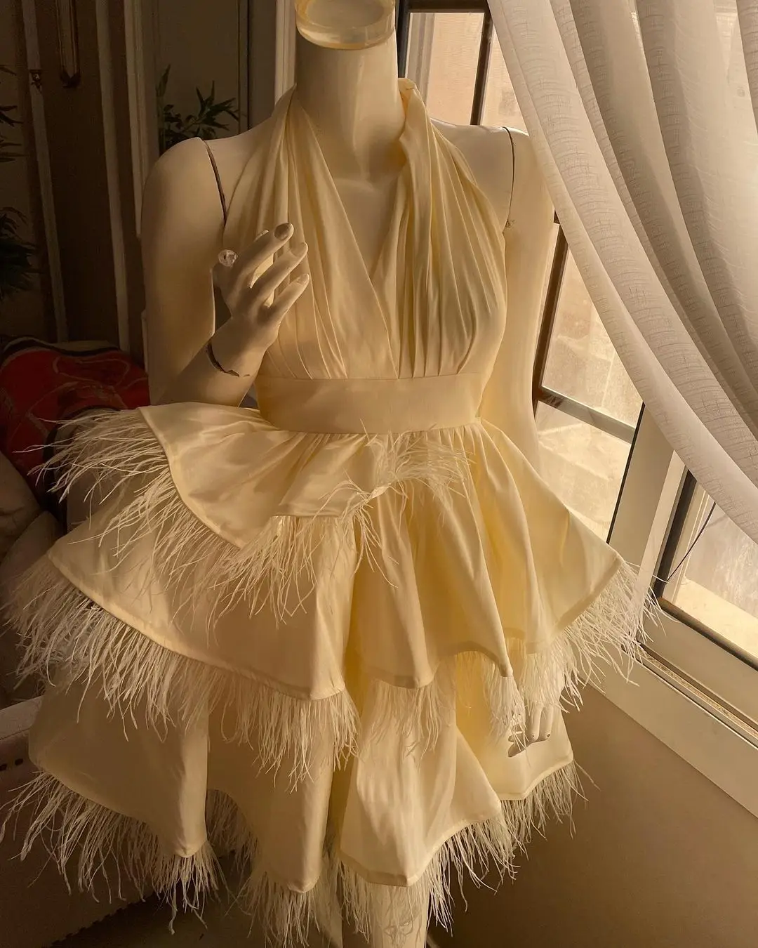 Prom Dresses Halter Tiered Feathers Sleeveless Formal Occsion Light Yellow Evening 2023 New Cocktail Short Mini Homecoming Gown