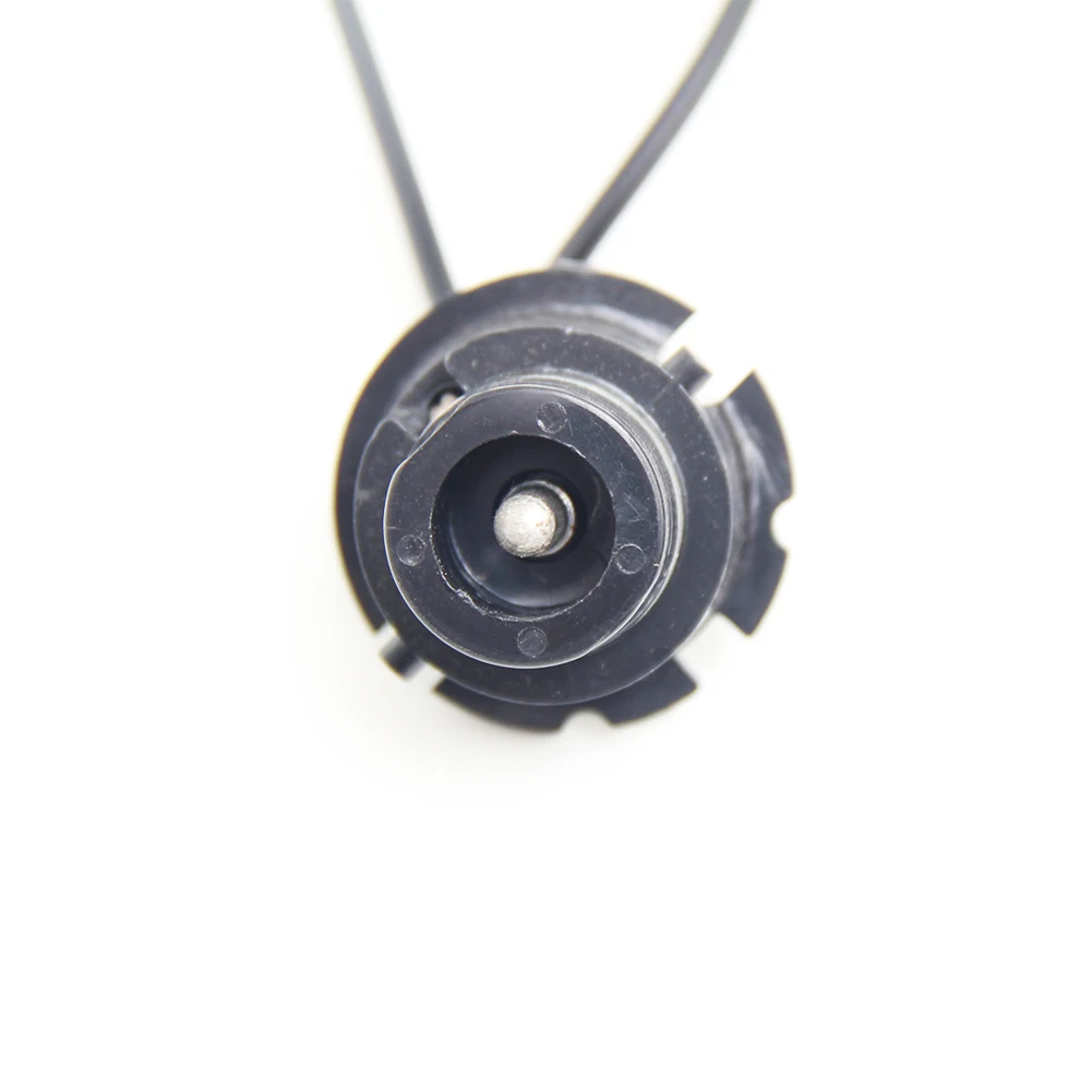 

2Pcs D2S D4S HID Ballast AMP Wire Harness Adapter Holder 12V Socket Plug Cable AMP Connector Adapter for H1 H7 9006 Xenon Bulbs