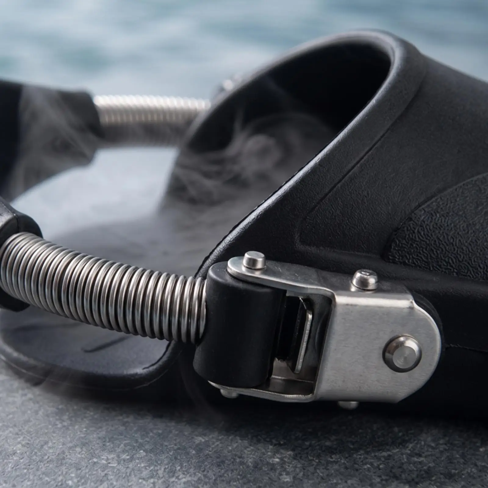 Scuba Fin Spring Strap Durable Stainless Steel Quick Donning Diving Gear for Training and Open Water