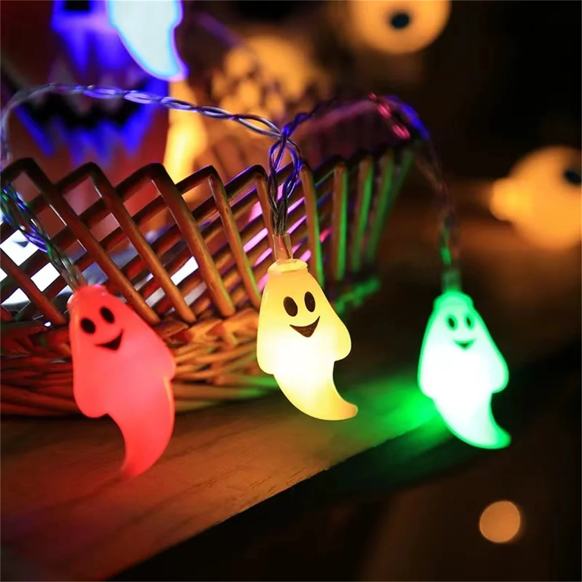 Cute and fun little ghost LED light string, Halloween atmosphere decoration, lit up Ghost Festival carnival night