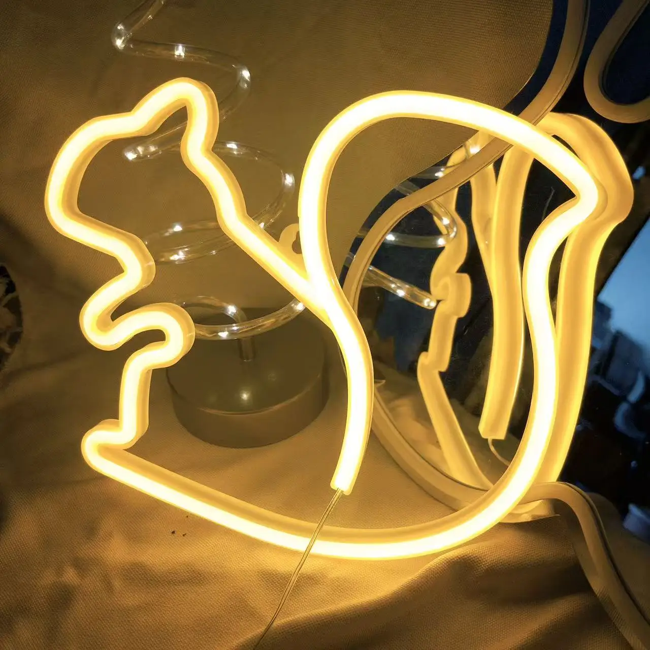1 Pc, Cute Animal Shape Squirrel Neon Led Logo Halloween Christmas Modern Decoration Art Bedroom Night Light Party Gift Game Room Kidsren's Room USB or Battery Powered (Battery Not Included) Mouse Neon Led Logo Hallowe