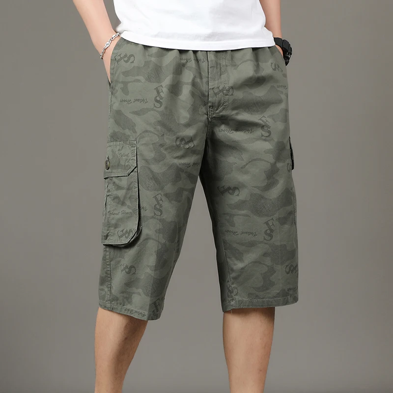 

Men's Geometric Pockets Button Elastic High Waisted Summer Camouflage Straight Cargo Sweatpants Capri Pants Preppy Style Shorts