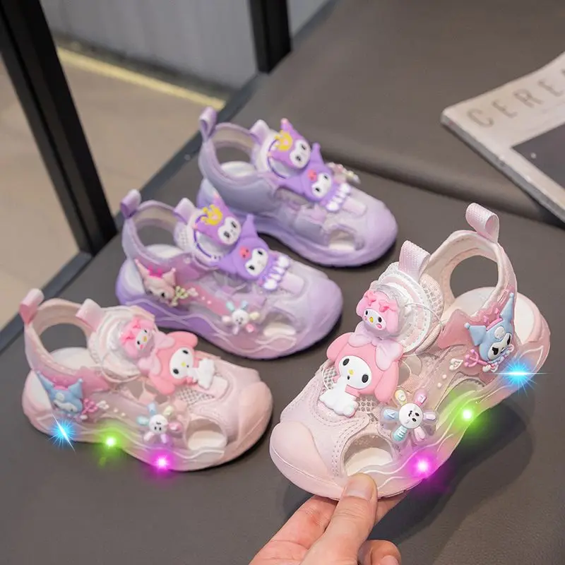 

Sanrio Kuromi My Melody Kawaii New Summer Led Light Sandals Animal Cartoon Princess Sandals Girls Soft Soled Comfort Beach Shoes