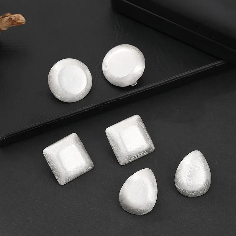 New women's metal brushed earrings, light luxury, simple style earrings, niche design, high-end earrings