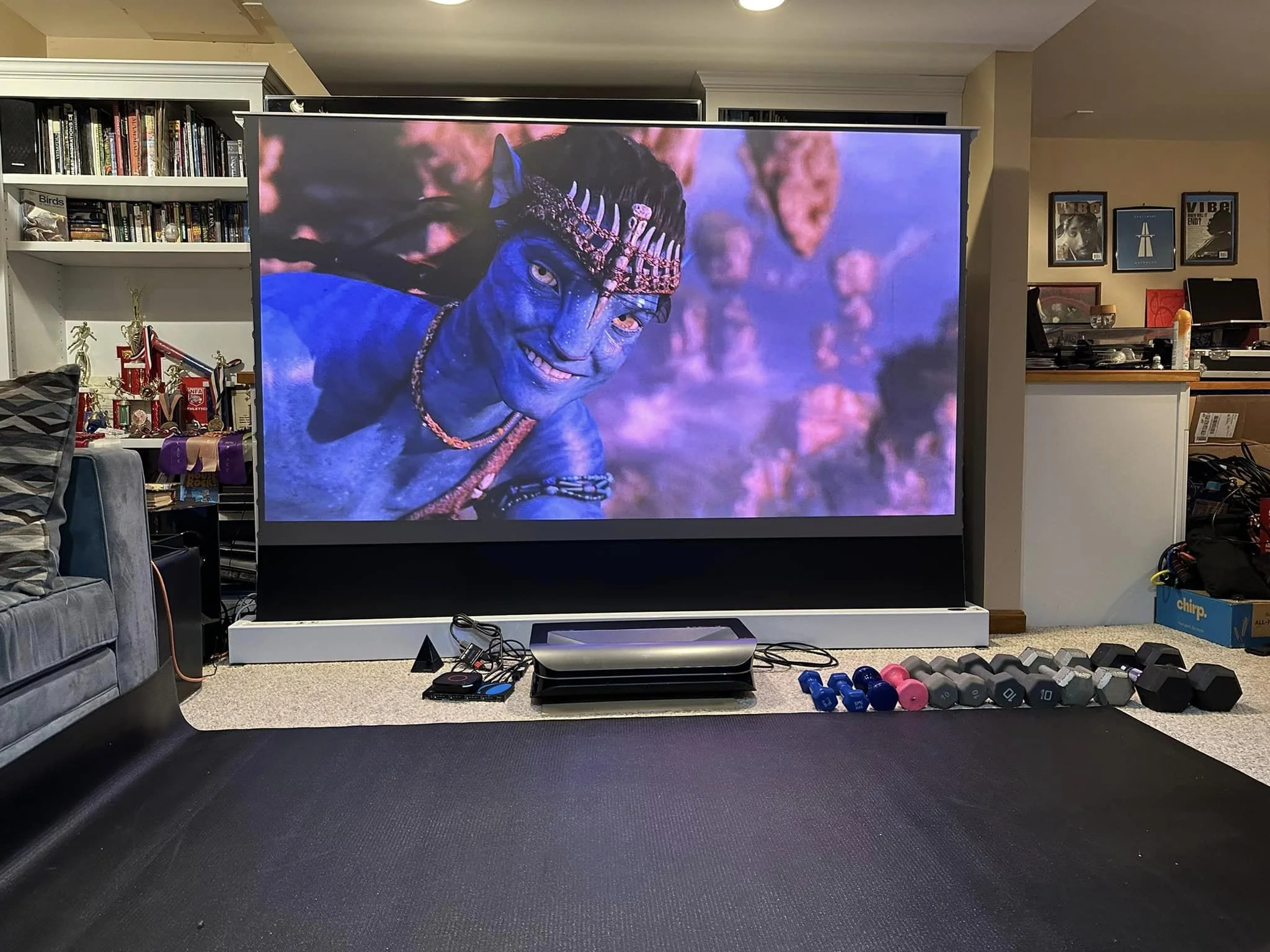 130 بوصة ليزر قصير للغاية 4k HD للمنزل/الفيلم صوت محمول صوتي شفاف أرضية كهربائية شاشة ارتفاع بمحركات