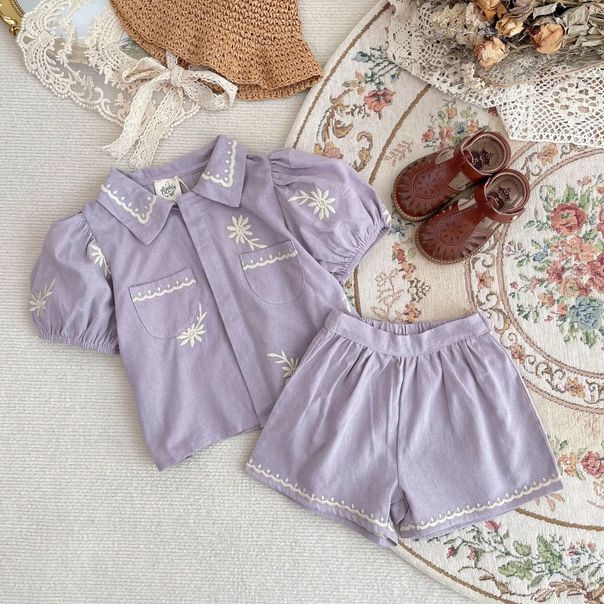 Koreański zestaw dziewczęcy 2024 Summer Girls Pastoral High Style Farm Style Heavy Industry Embroidered Flower Top Shorts 2PCS Set