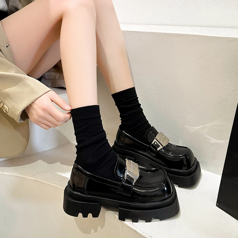 2024 Autumn Fashion New Women's Solid Color Thick-soled Metal Decorated High-heeled Low-top Shoes