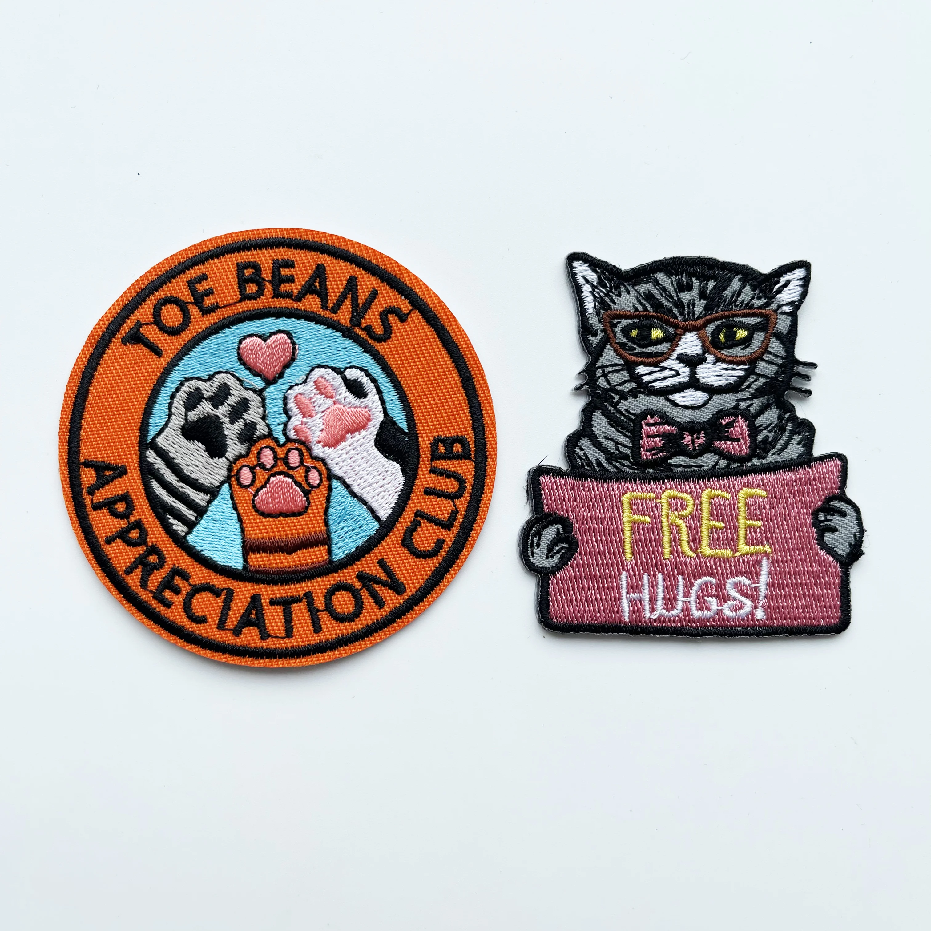 

Cartoon Patches Cat Wolf Deer Dog penguins Rabbit Embroidered Patch Applique Patch For Clothing Stickers Funny Animal Embroidery