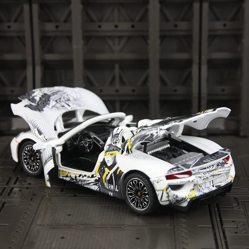

CCA 1:24 Simulation Porsche 918 Spyder Convertible Alloy Car Model Decoration has simulated sound and lighting functions