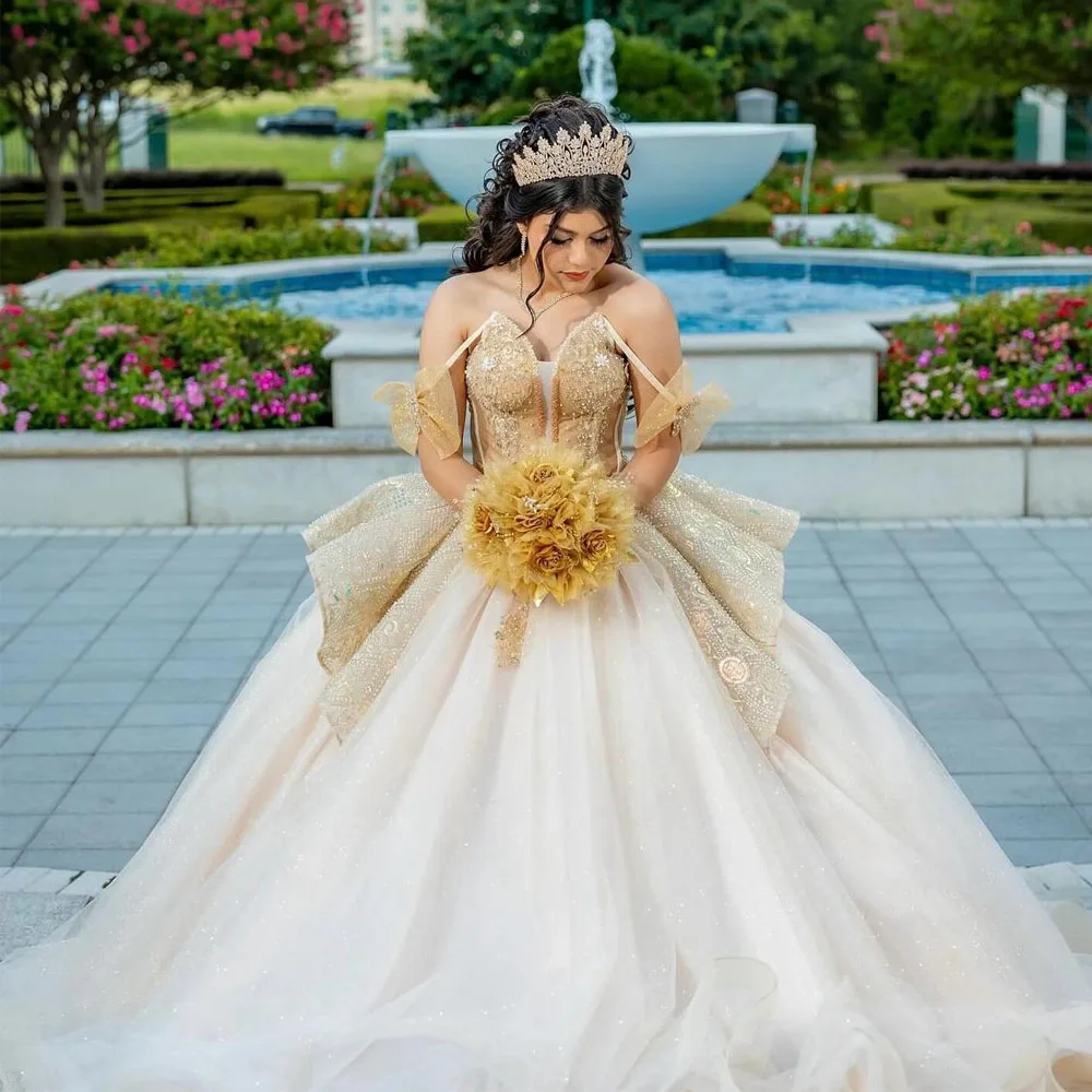 

Мексиканское платье Quinceanera цвета шампанского, бальное платье с блестками, кружевная аппликация, бисер с бантом, многоуровневый корсет, Vestidos De XV Anos