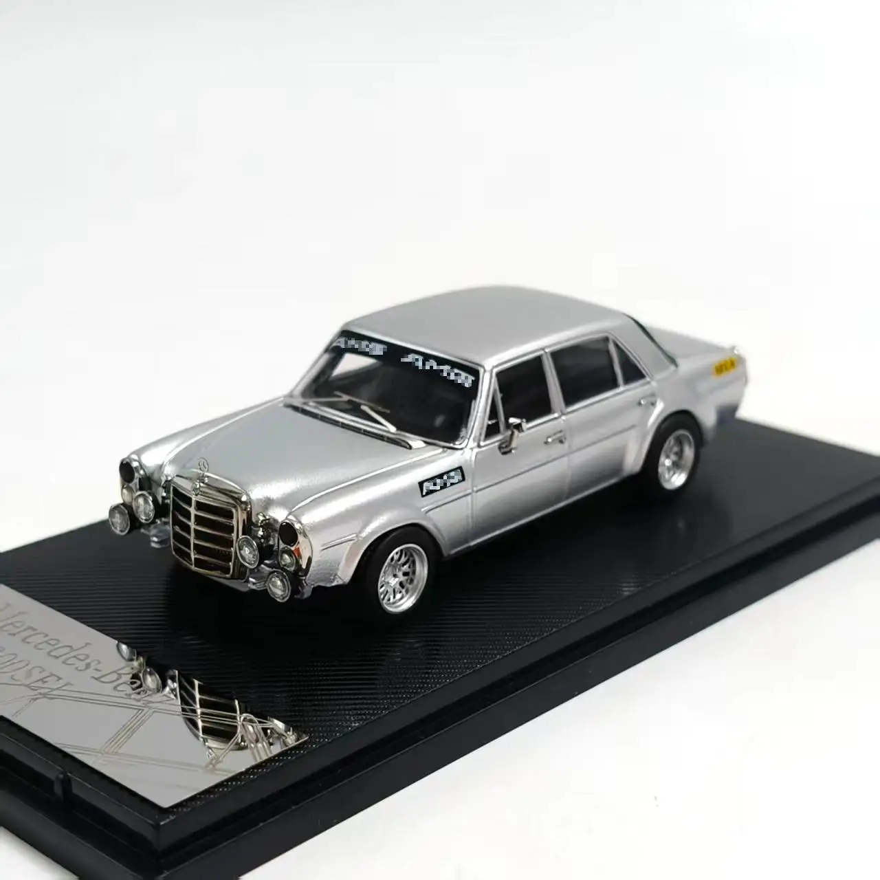 

Масштабная модель автомобиля 1:64 из сплава, литая под давлением, 300SEL | Классический высокодетализированный симулятор транспортного средства | Идеальная коллекционная игрушка и подарок для любителей автомобилей