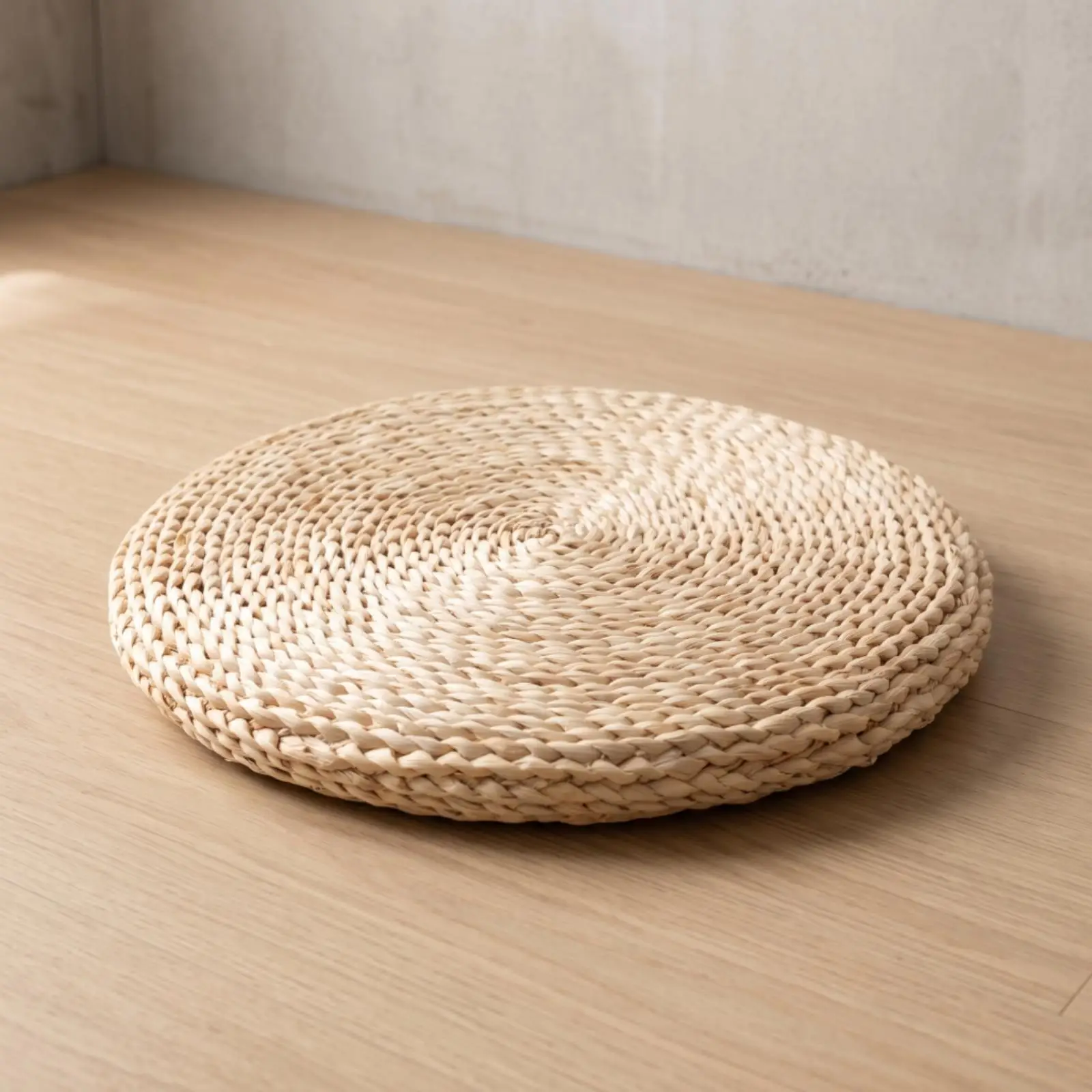 Natural Corn Husk Woven Floor Cushion Meditation Pillow for Tatami Rooms Reading Nooks and Quiet Relaxation